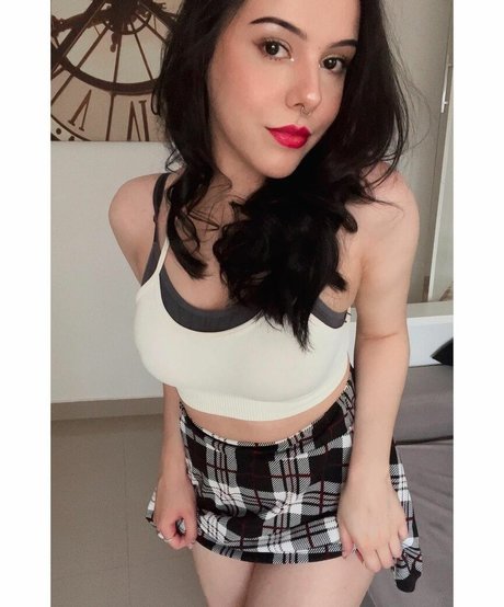 EmilyIsRedCoat pornstar art pictures