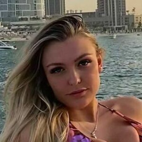 MillieT25 pornstar adult pictures