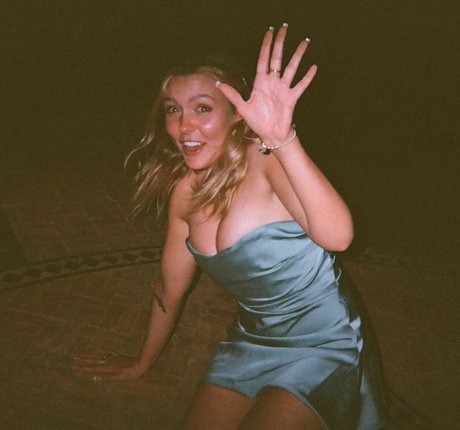 MillieT25 high quality star images