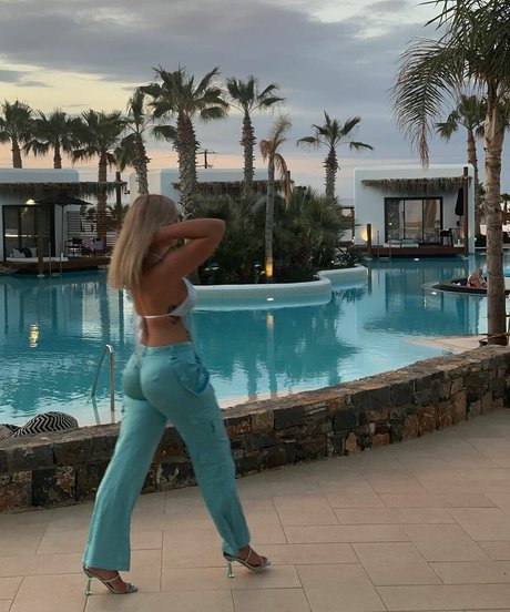 MillieT25 model best pics