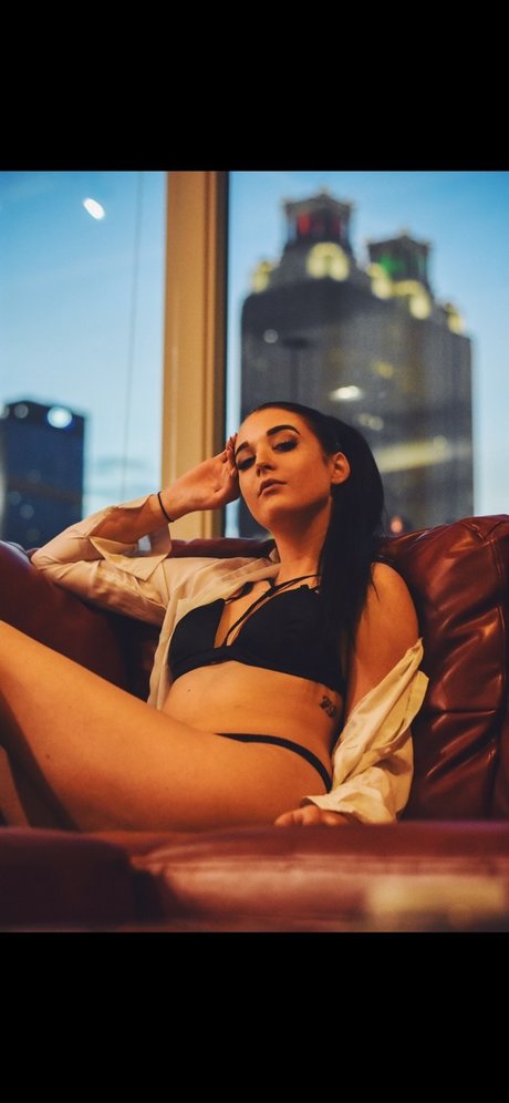 Lexy Love star nude image