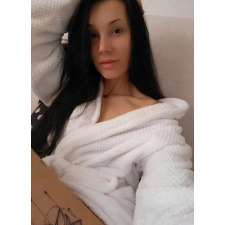 LaylaAyla star gallery