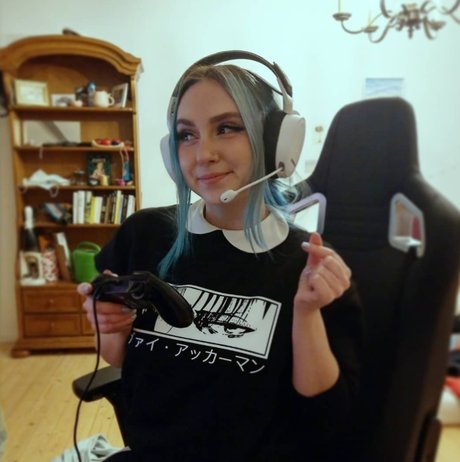 Lisabuki sexy pornstar image