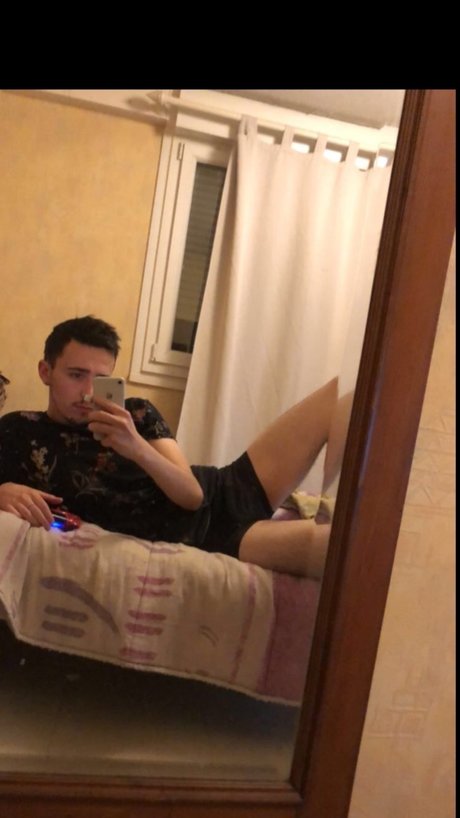 Julianfara77 sexy star image