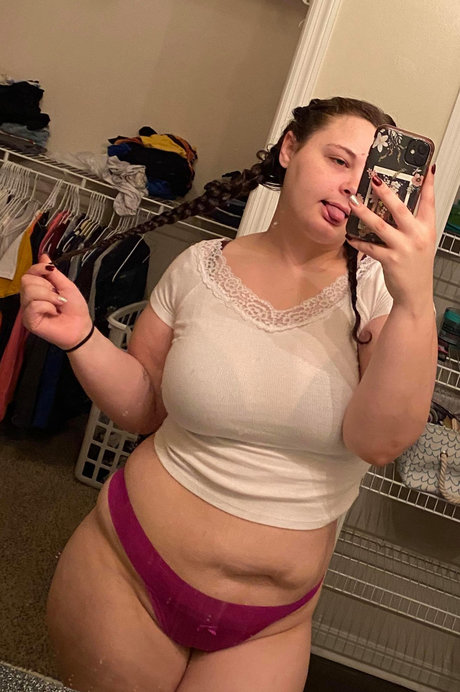 Lovebug646 erotic pornstar img