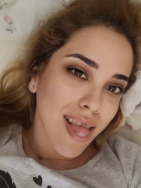 madasr erotic model picture