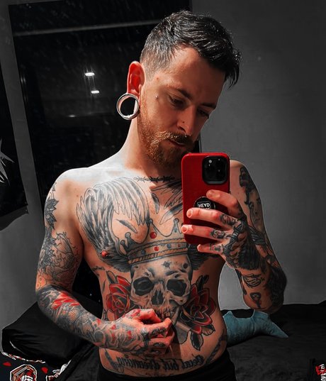 GeorgeB4rrett93 actress pics