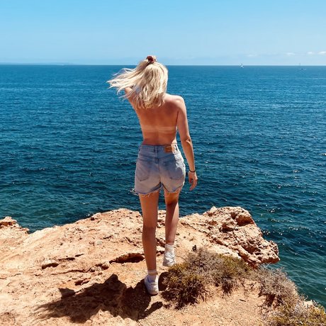 Luna Tictac naked model pics