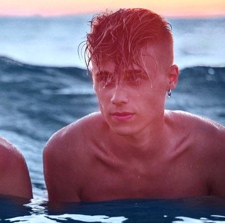 Marco Munda hd actress pic