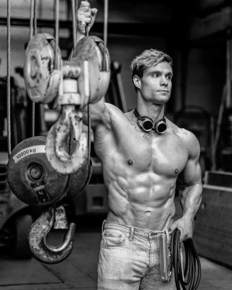 Magic Leon free pornstar naked gallery