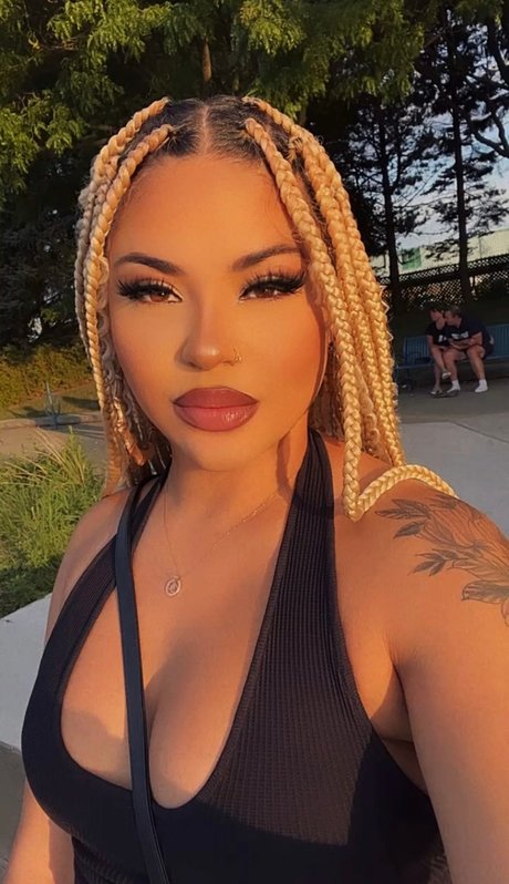 melsaunders pretty star photos