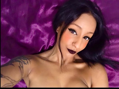 Maya Babee model porn archive