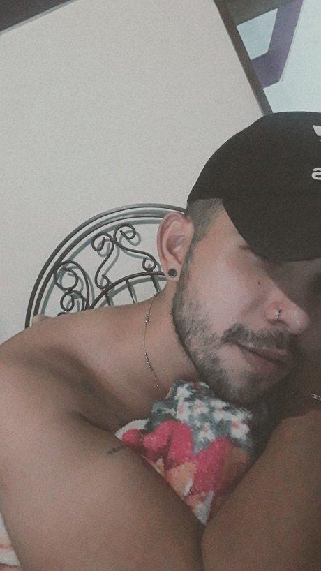 Maxximo R pornstar galleries