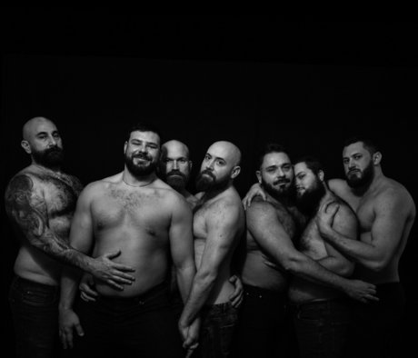 MASCULAR star sex gallery