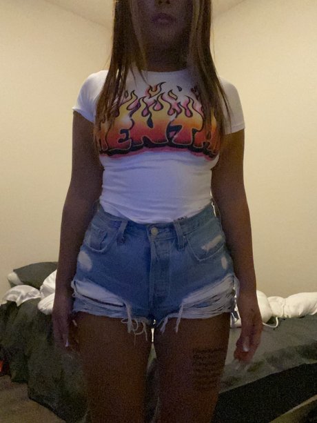 Milky Mommies model art image