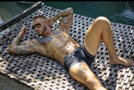 Eros Dixxson model galleries