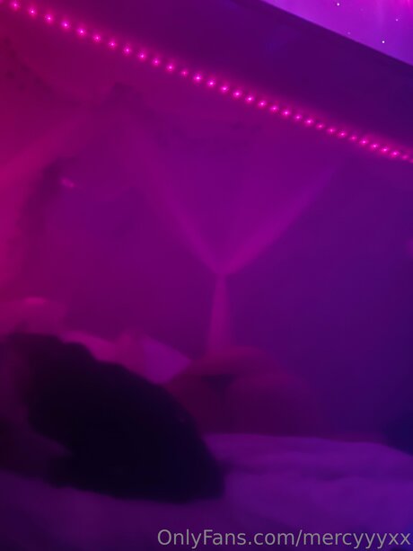 mercyyyxx model adult image