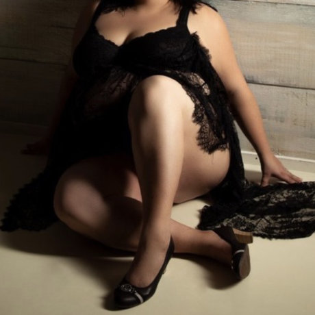 Moaning Laura model nude galleries