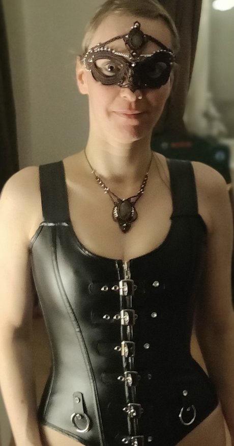 Misstress Kaye star top picture