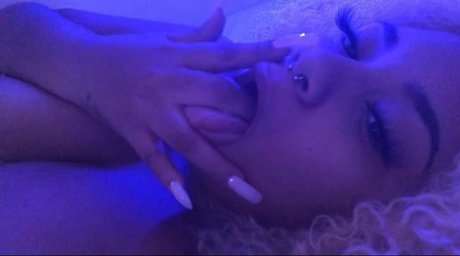 Here To Make A Sticky Mess_ star exclusive pic