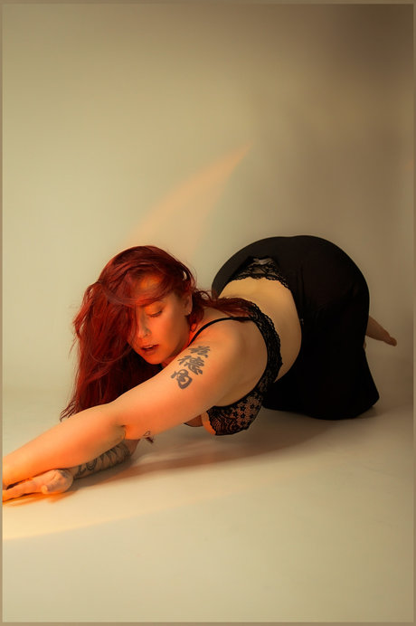 Munzarka model pretty archive