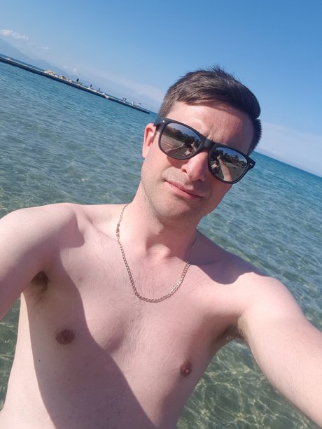 Mr naughty high quality model pic