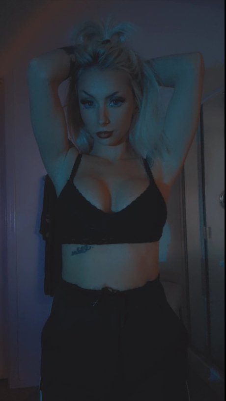 Nichelle Taylor pornstar pretty archive