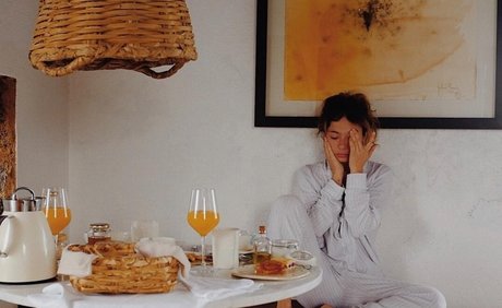 Anna Castillo pretty actress image