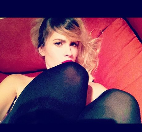 Adriana Abenia model hd picture