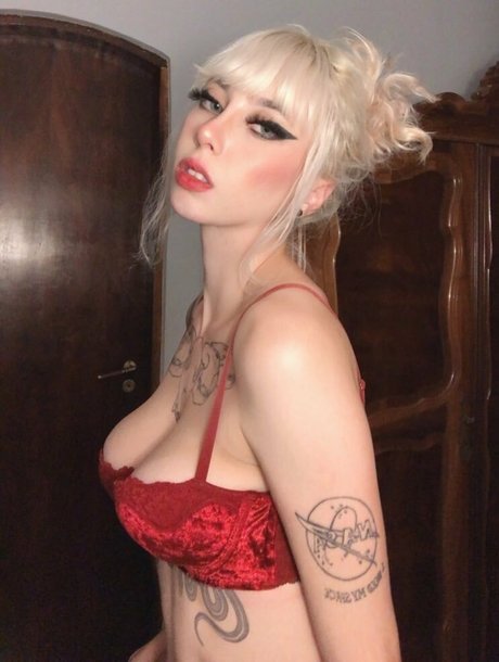 Trizpc pornstar hot pics