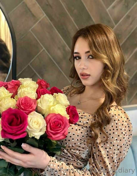 adalyn diary hd actress galleries