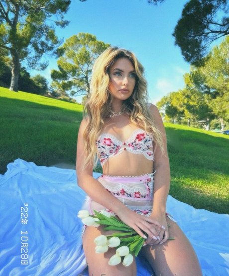 lexxyjordan model erotic images