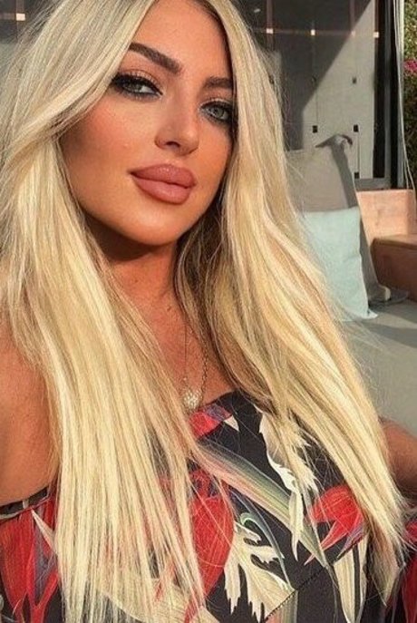 Flaviana Basta pornographic model picture