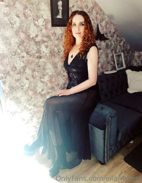 ellariabast sex model picture