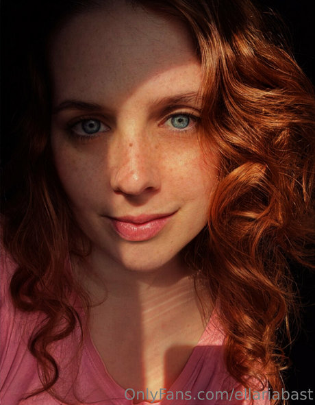 ellariabast profile pic