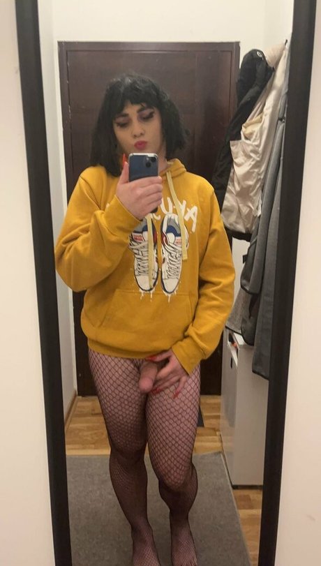 Sissyvaleriee69 xxx actress photo