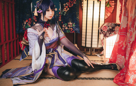 Soraqq model nude pic