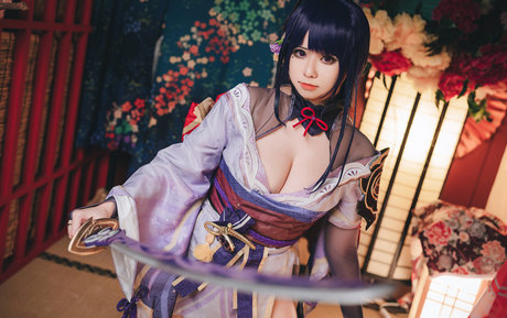 Soraqq sexy actress img