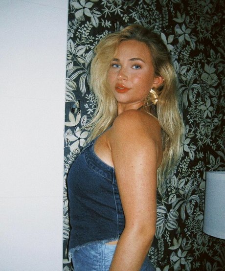 Sophia Armata hot star pictures