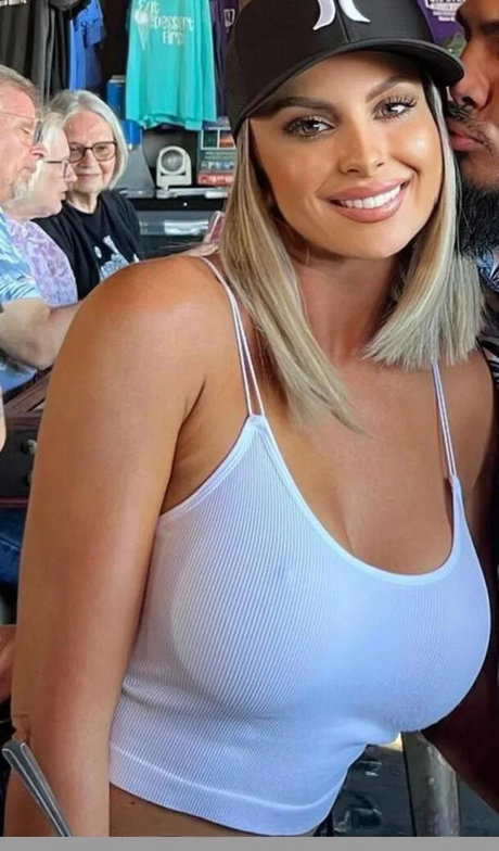 Danni Ellexo star best pic