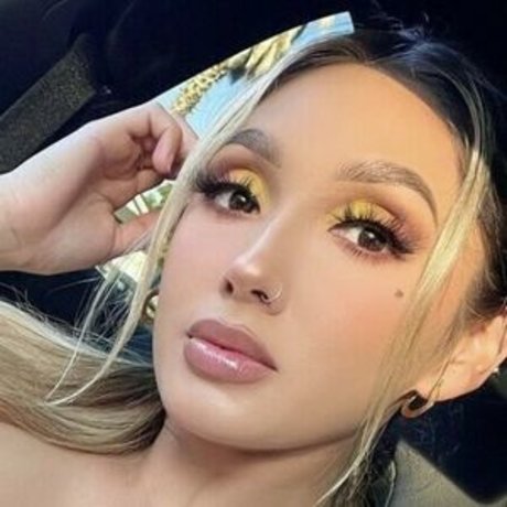 Mirahbella art model archive