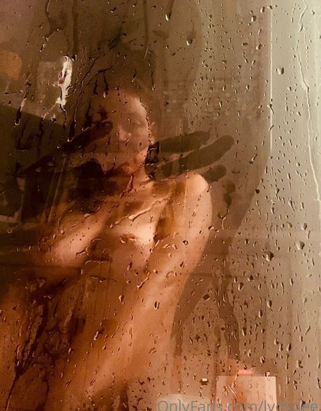 Lydsdee pornographic actress picture