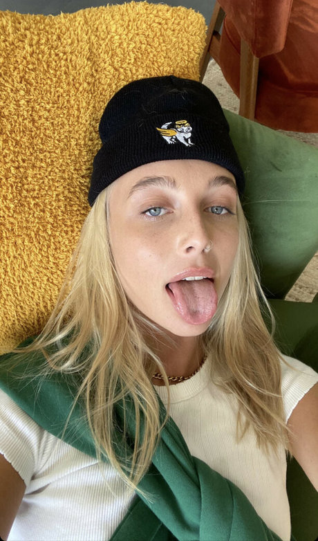 Emma Chamberlain pretty pornstar pic