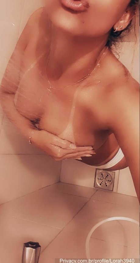 Lorah3940 hot model image