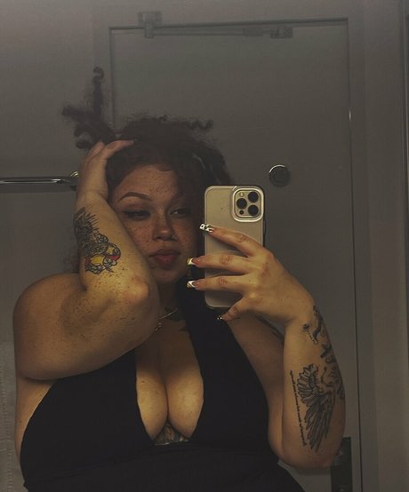 AHintOfRed sexy star pictures