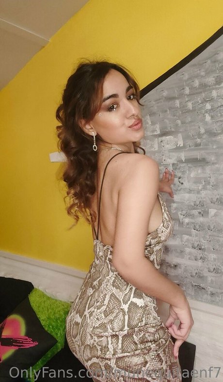 munequitaenf7 model porn photos