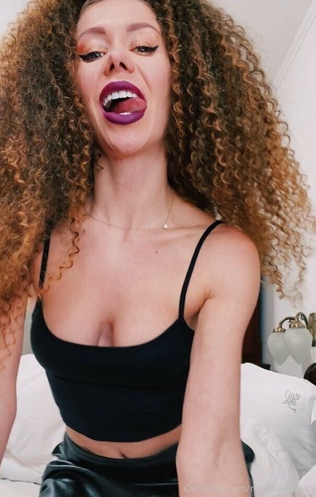 mianaughtygirl star pornographic picture