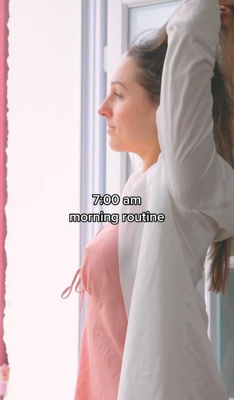 Alice Arutkin naked pornstar image