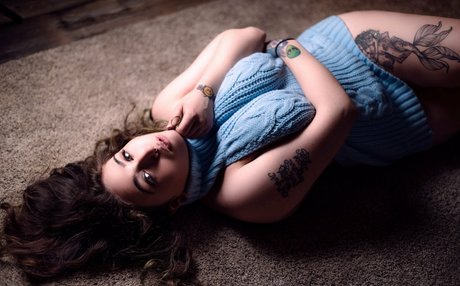 Kailakxx model erotic photo