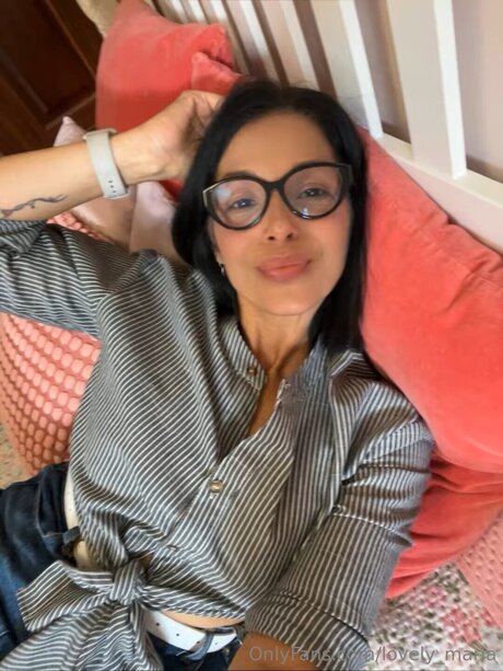 lovely maria profile pic